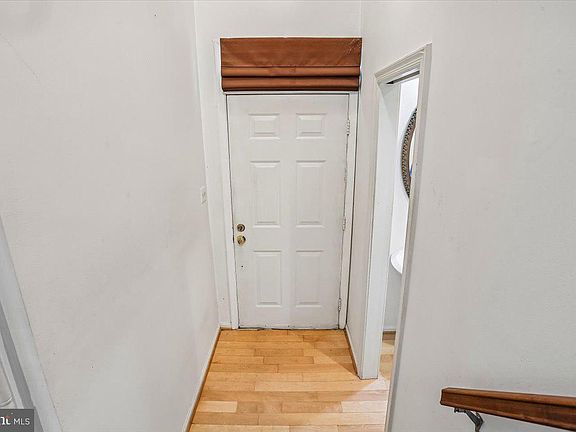 5th image of 2303 Newton Dr