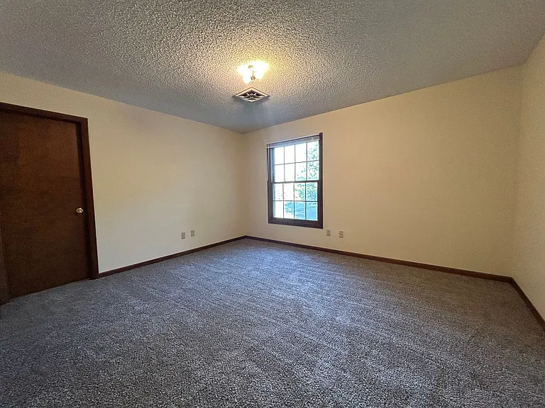 1828 N Ridge Dr — Photo 11