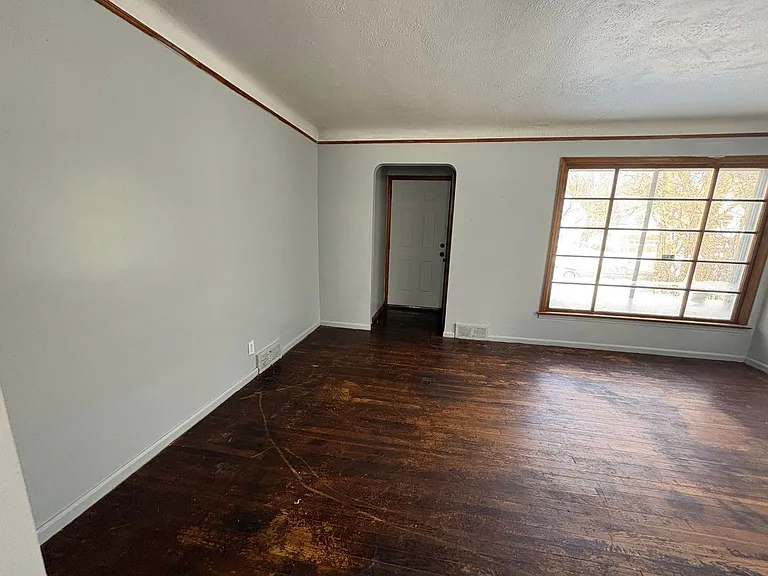 16914 Maple Heights Blvd — Photo 8