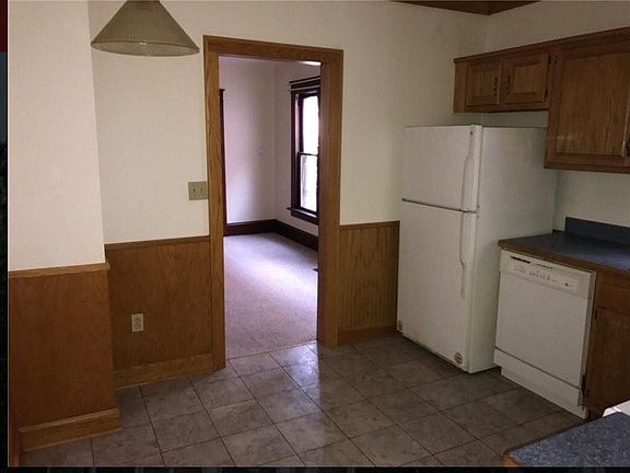 4th image of 141 E 30th St #12