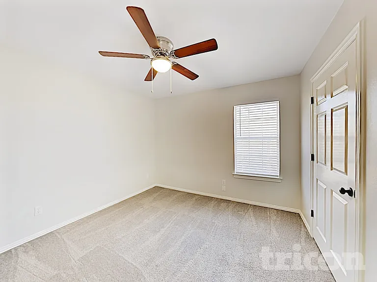 1012 Brookhaven Dr — Photo 13
