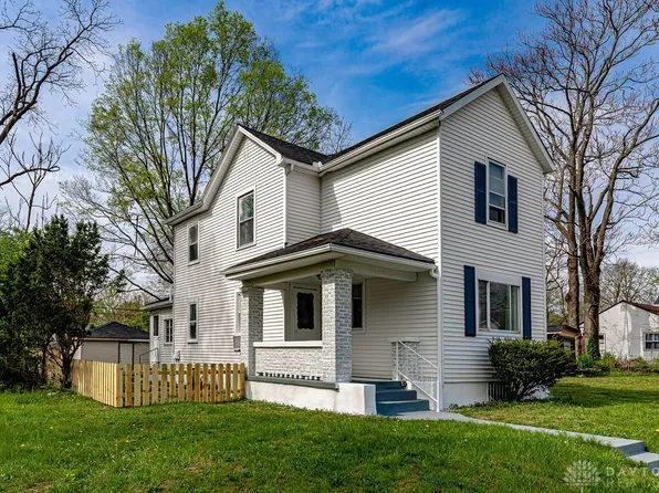 1716 Oakridge Dr, Dayton, OH 45417