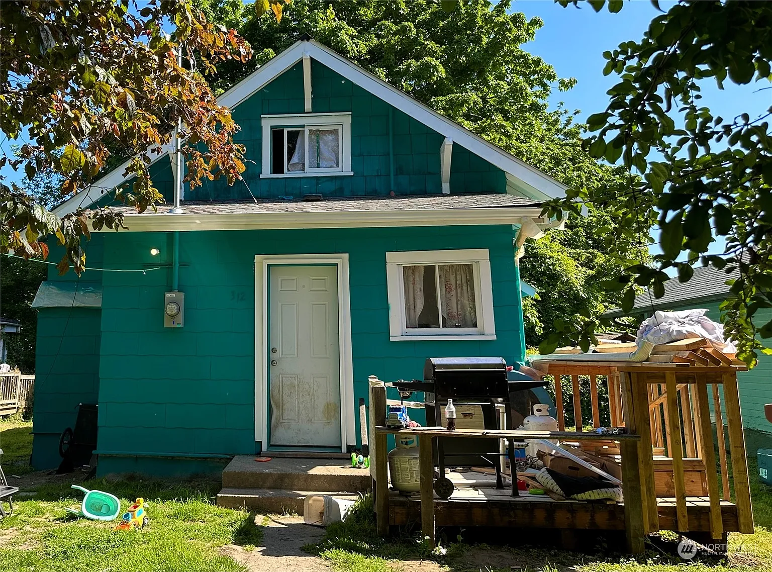 312 W 4th Street photo 1