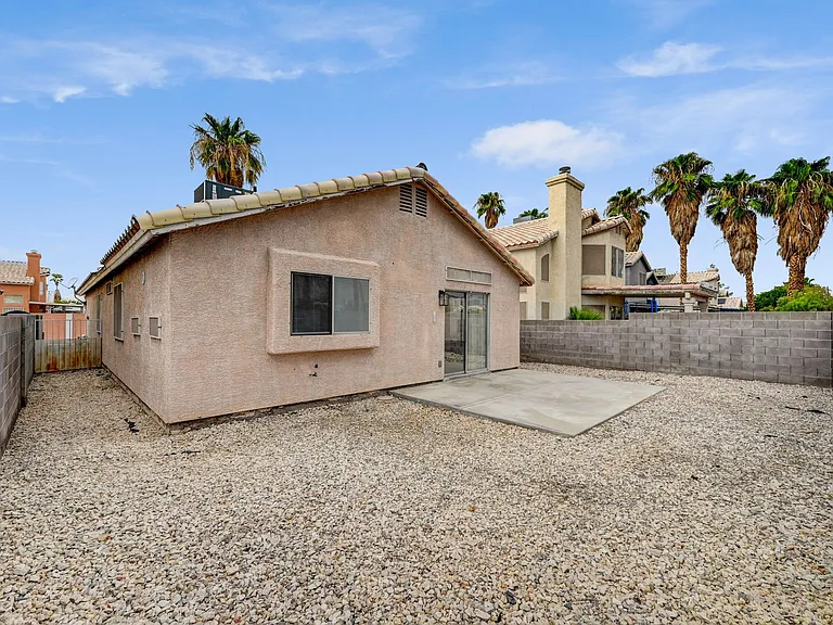 2092 Crowley Way — Photo 15