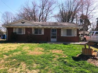 9817 Saturn Dr, Louisville, KY 40229