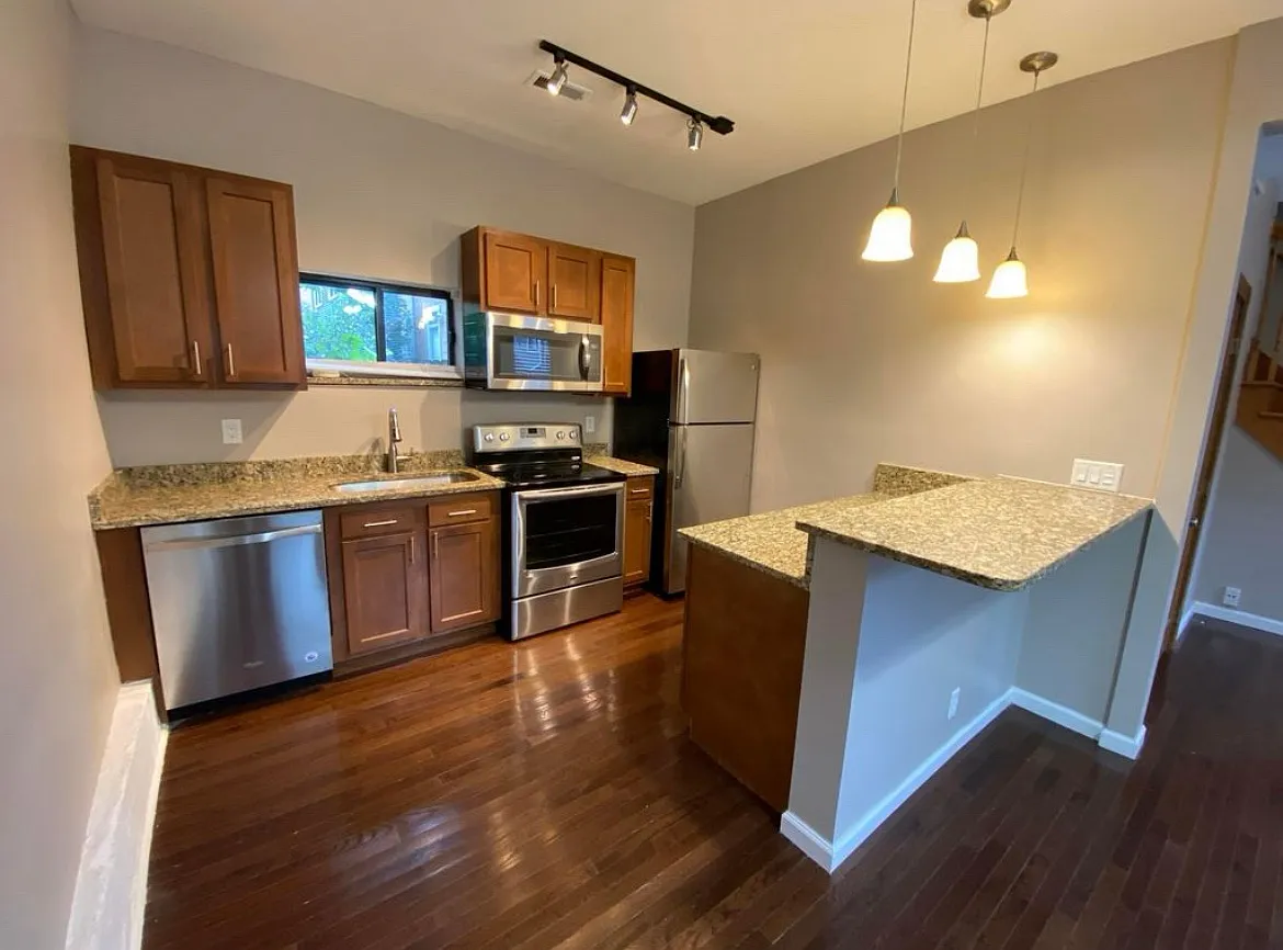 2263 Indianola Ave — Photo 2