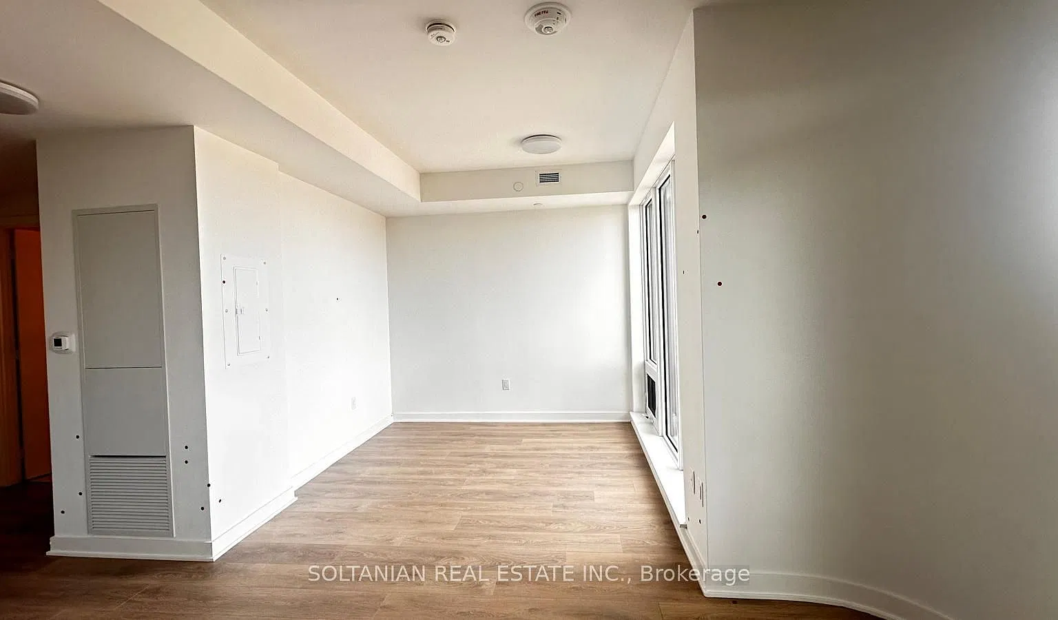 Studio, $2,100 — Photo 4