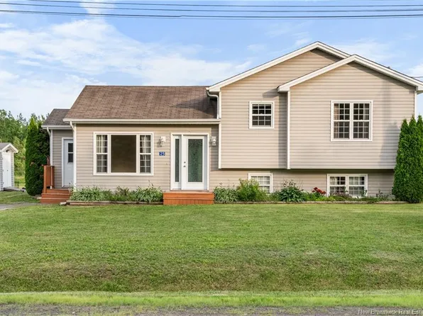 25 Clement Ave, Saint Antoine, NB E4V 1E3