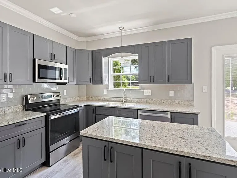1208 Jessie Way — Photo 13