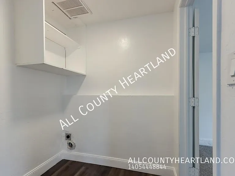 6806 NW 32nd St — Photo 9