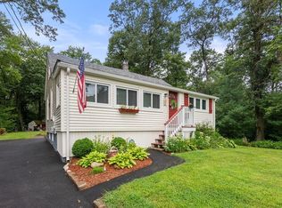 66 School St, Plainville, MA 02762