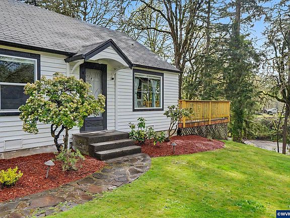 2nd image of 2340 Queen Ave SW