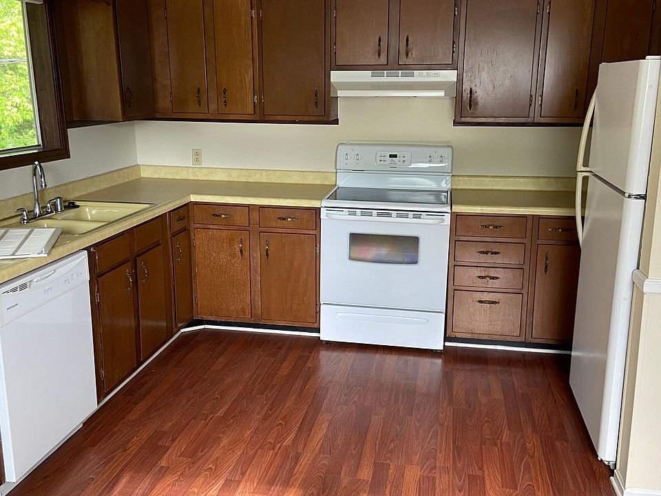 2nd image of 243 Bruce Ave APT C