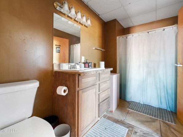 gulfport-mississippi-246859807 picture