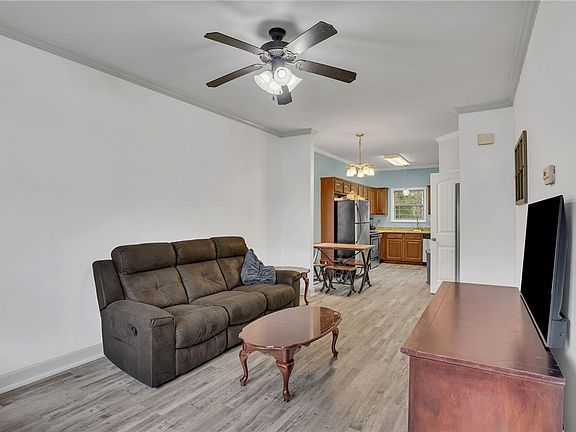 5th image of 326 Jack Hampton Dr