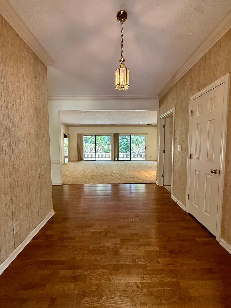 3 Bedroom 2.5 bath in the Landings — Photo 2