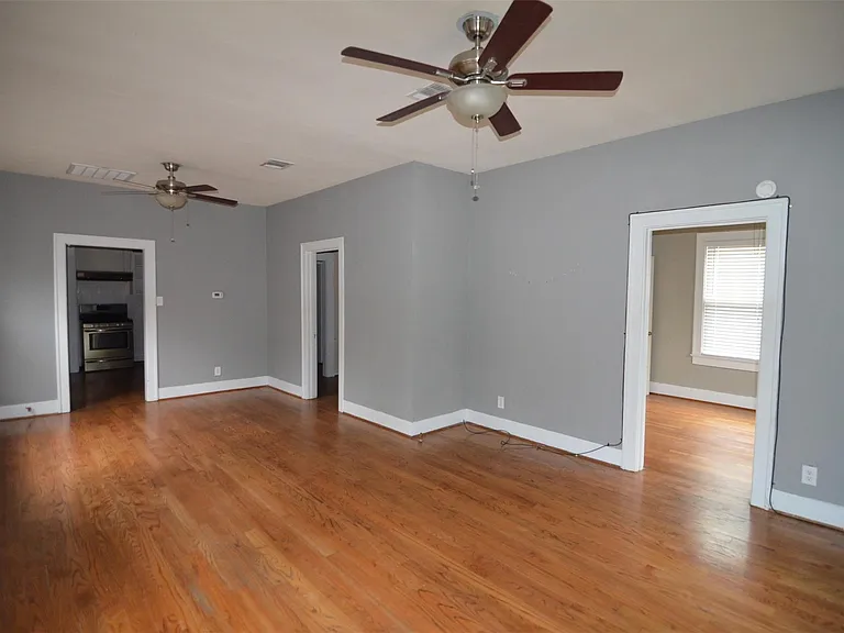321 Dorchester St — Photo 2