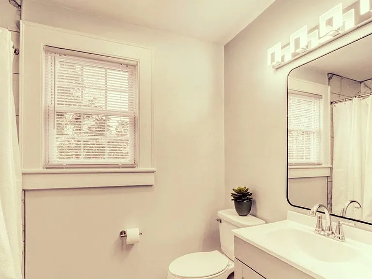 639 E Iredell Ave #1 — Photo 10
