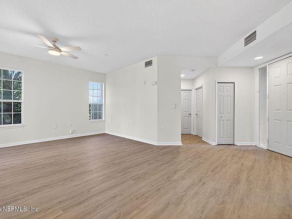5th image of 1610 PRESTWICK Place