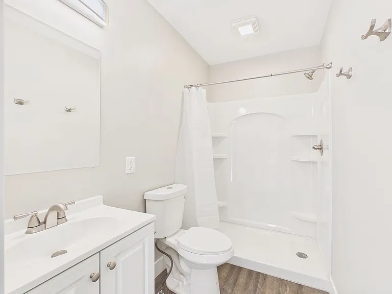 916 Green St — Photo 13