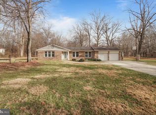 16017 Willow Ln, Rockville, MD 20853