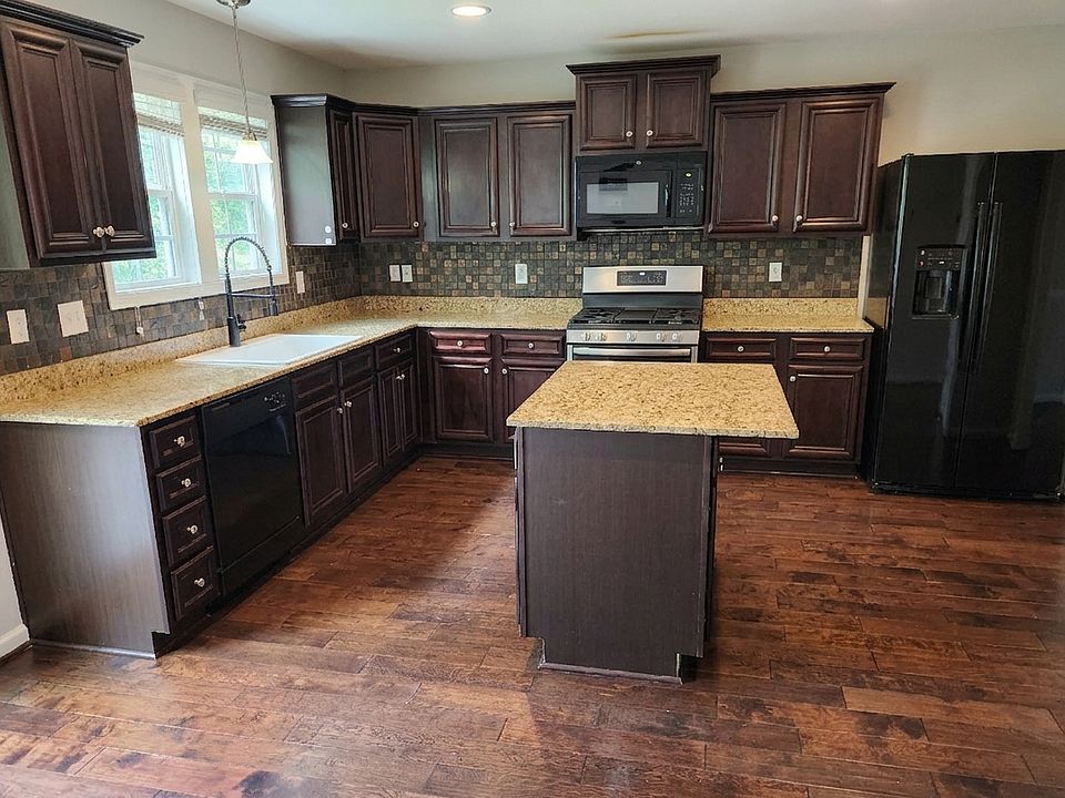 1st image of 119 Manzanita Ln