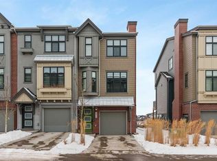 86 N Spring Willow Close SW, Calgary, AB T3H6E8