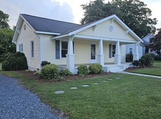 2722 Darrow Rd, Walkertown, NC 27051