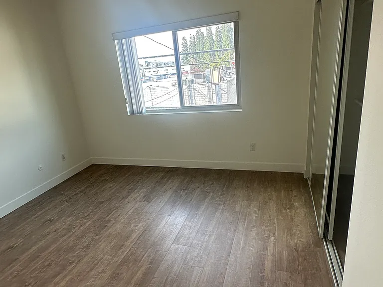 11045 Fruitland Dr #207 — Photo 11