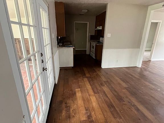 5th image of 3849 Janice Ln