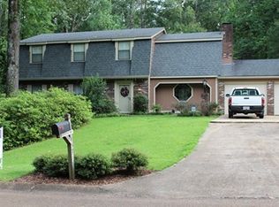 457 Robin Rd, Grenada, MS 38901
