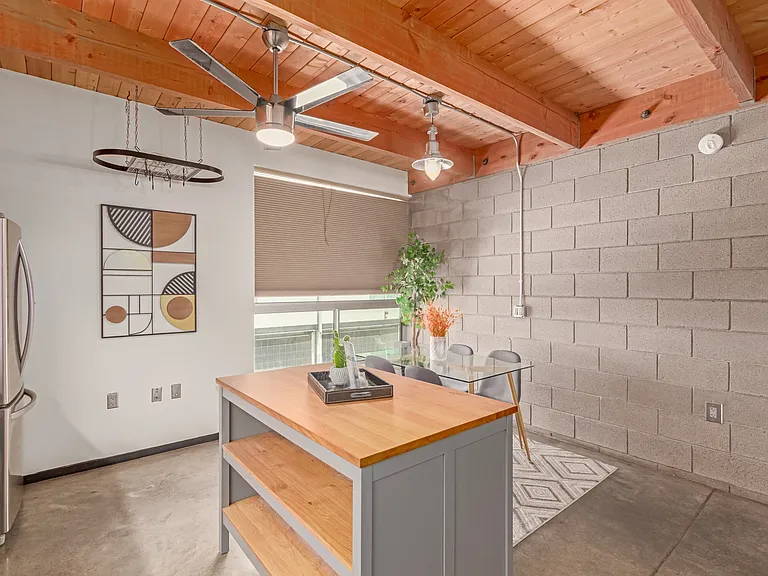 727 E Portland St #3 — Photo 30