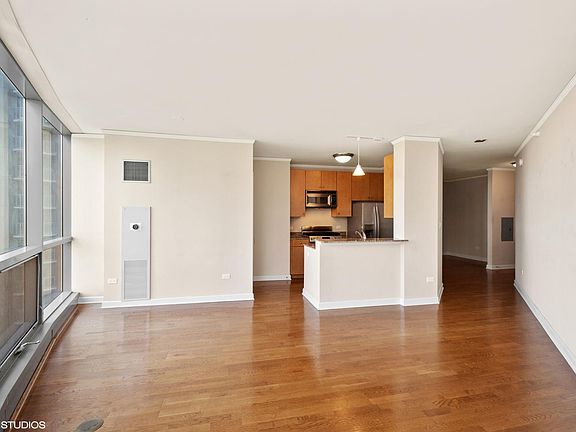 4th image of 420 E Waterside Dr Unit 1112