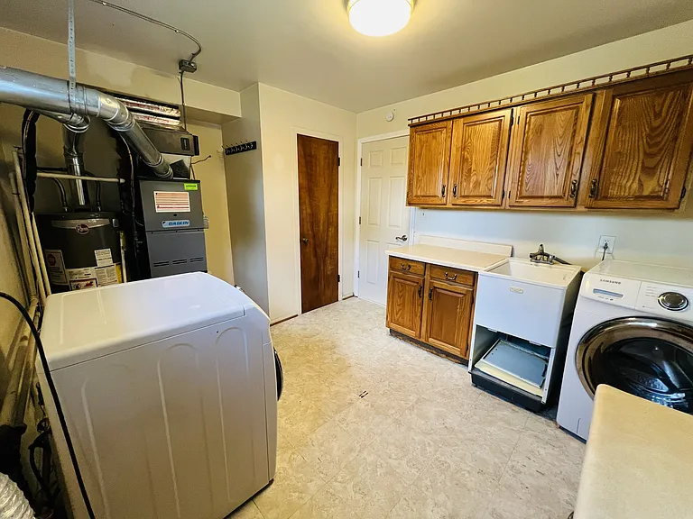 747 Jamaica Dr #1 — Photo 21