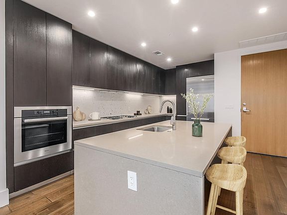 3rd image of 501 West Ave Unit 802