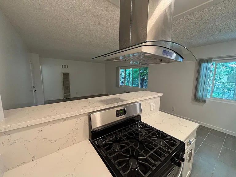 4540 Vista Del Monte Ave — Photo 2