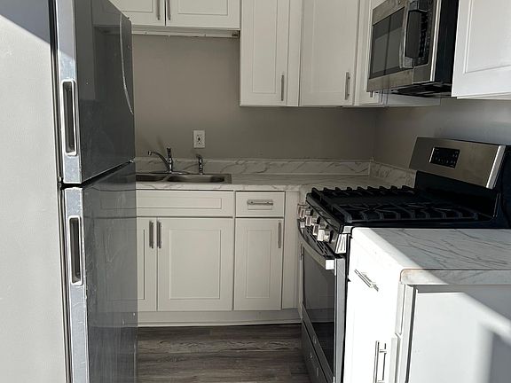 4th image of 1500 Spain St