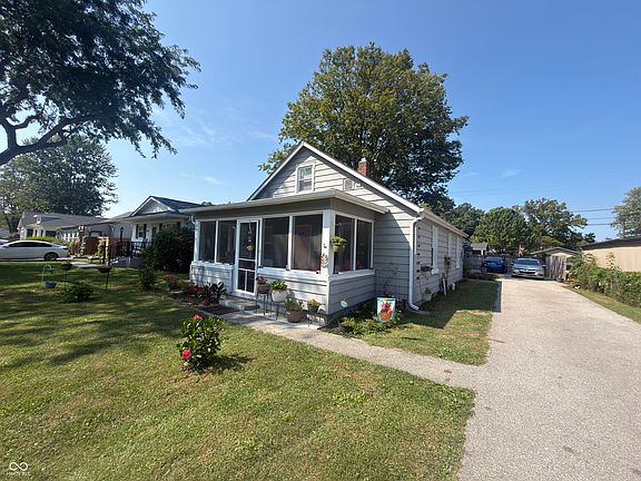 2nd image of 8912 Robey Dr