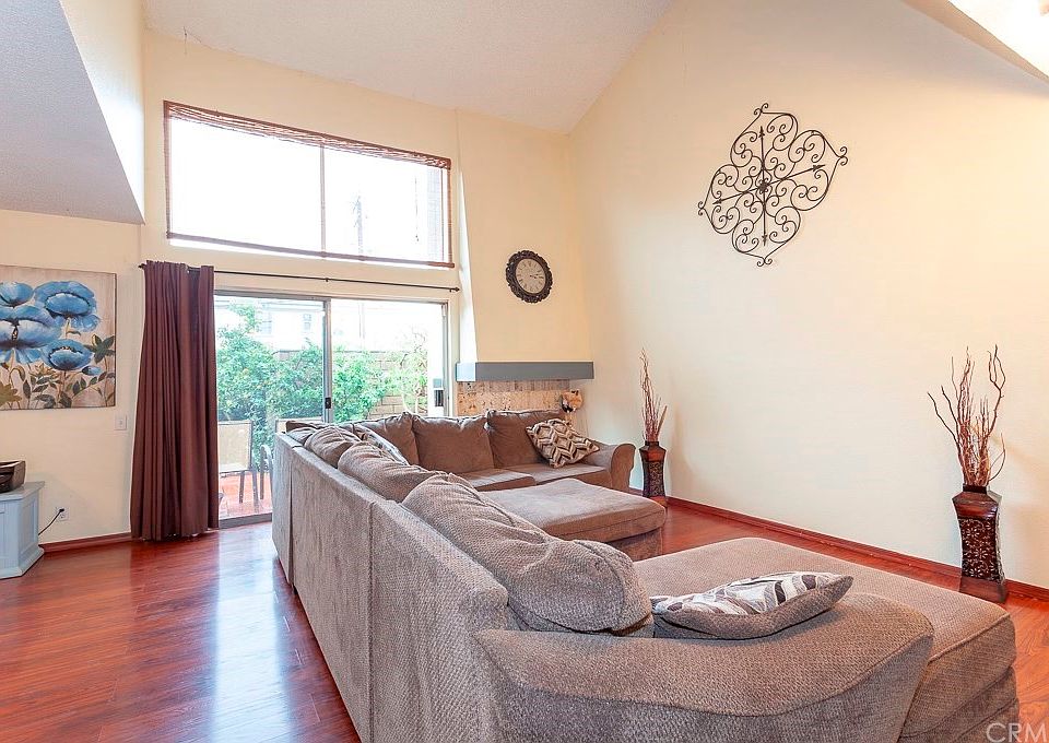 2nd image of 8060 Catherine Ave #5