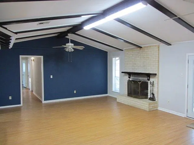 3 bed, 2.0 bath, 1648 sqft, $1,700 — Photo 3