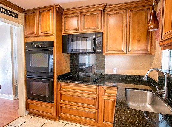 3rd image of 1473 Eastridge Dr