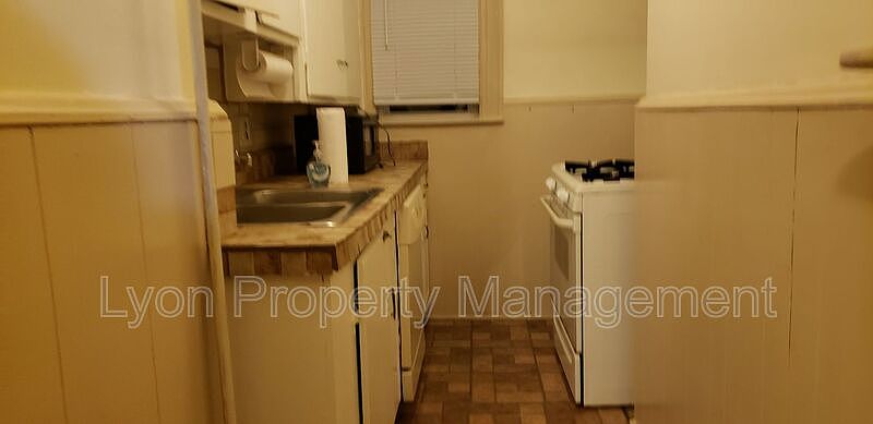 2nd image of 301 Ward St Floor 2