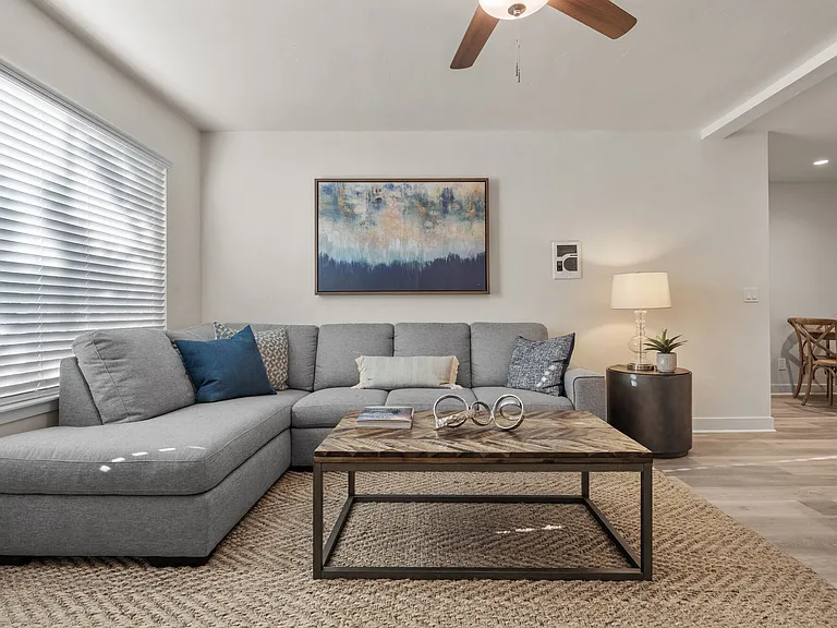 Temecula Gardens Apartments — Photo 17