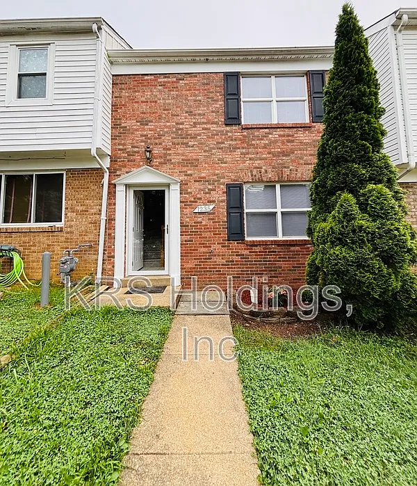 1235 Thomas Jefferson Pl