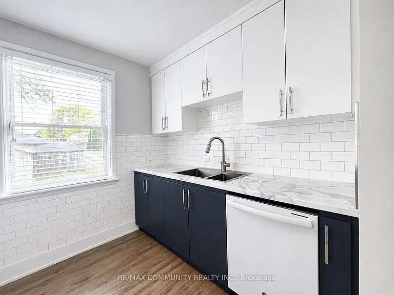 386 Whitney Ave #MAIN — Photo 12