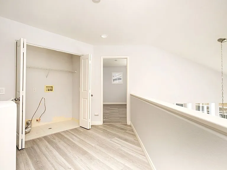 54 Cameray Hts — Photo 8
