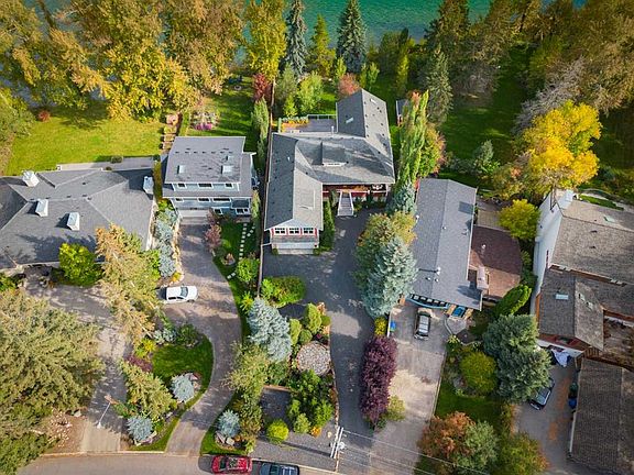 3rd image of 5960 Bow Cres SW
