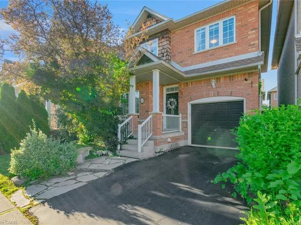 33 Panorama Way, Hamilton, ON L8E 6C6