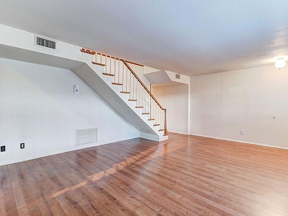 4th image of 4049 E Campbell Ave