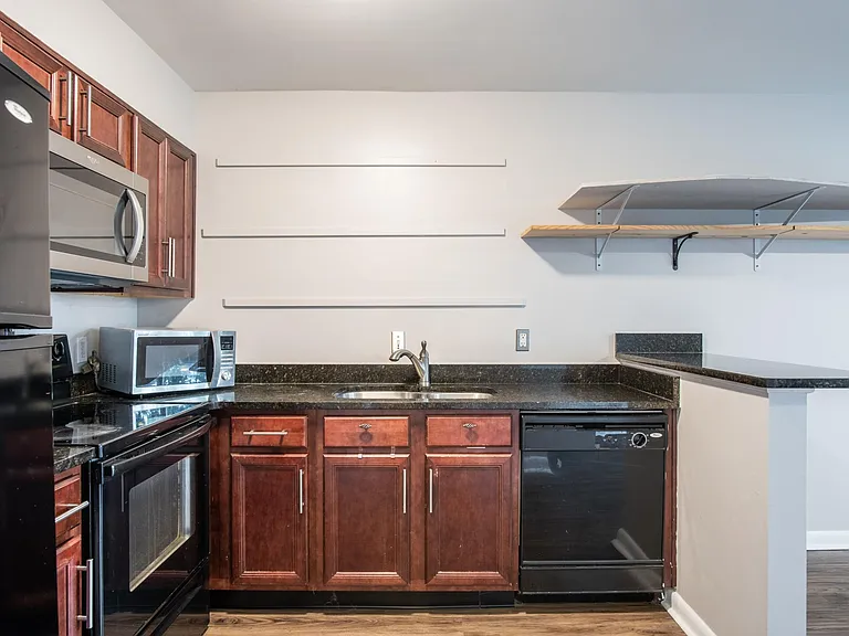 801 Inverness Ave #D4 — Photo 7